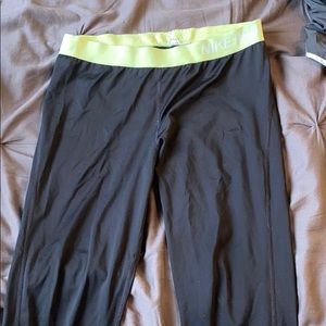 Nike Crop Leggings